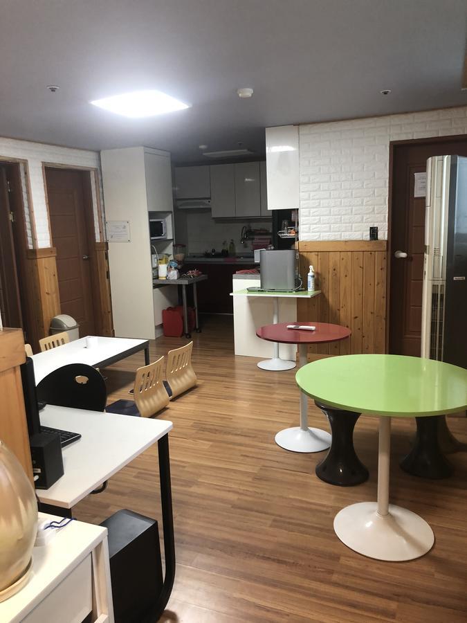 Four Season Guest House Busan Exterior photo