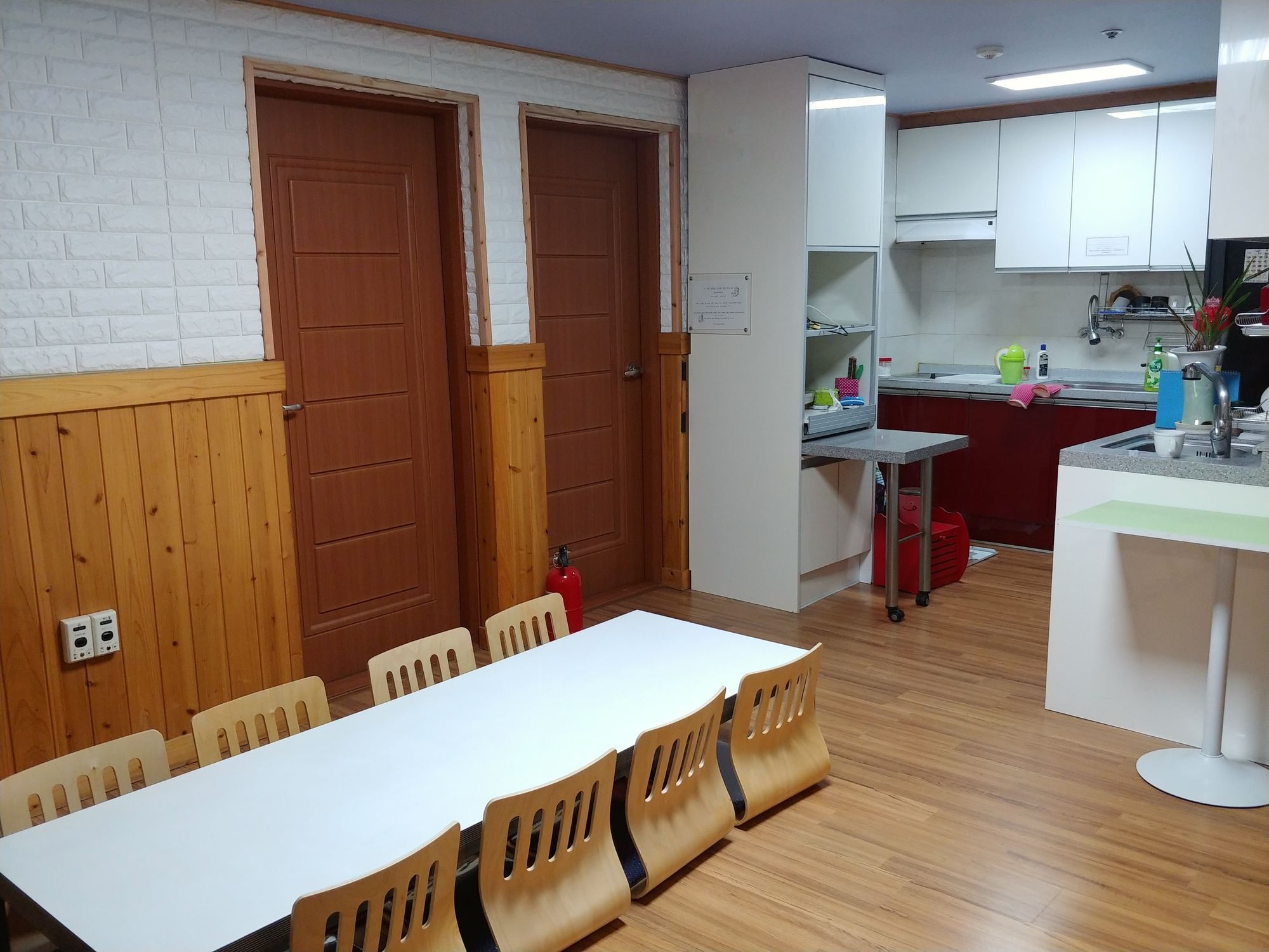 Four Season Guest House Busan Exterior photo